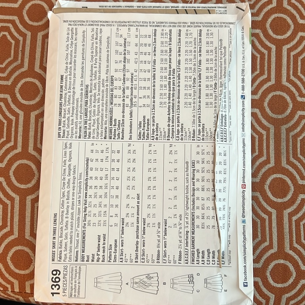 Simplicity Sewing Pattern S1369 - Picture 2 of 3
